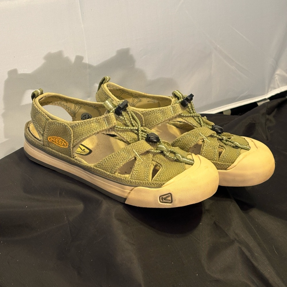 Keen Women Coronado Canvas Green Outdoor Hiking Sport Closed Toe Sandal Size 6.5